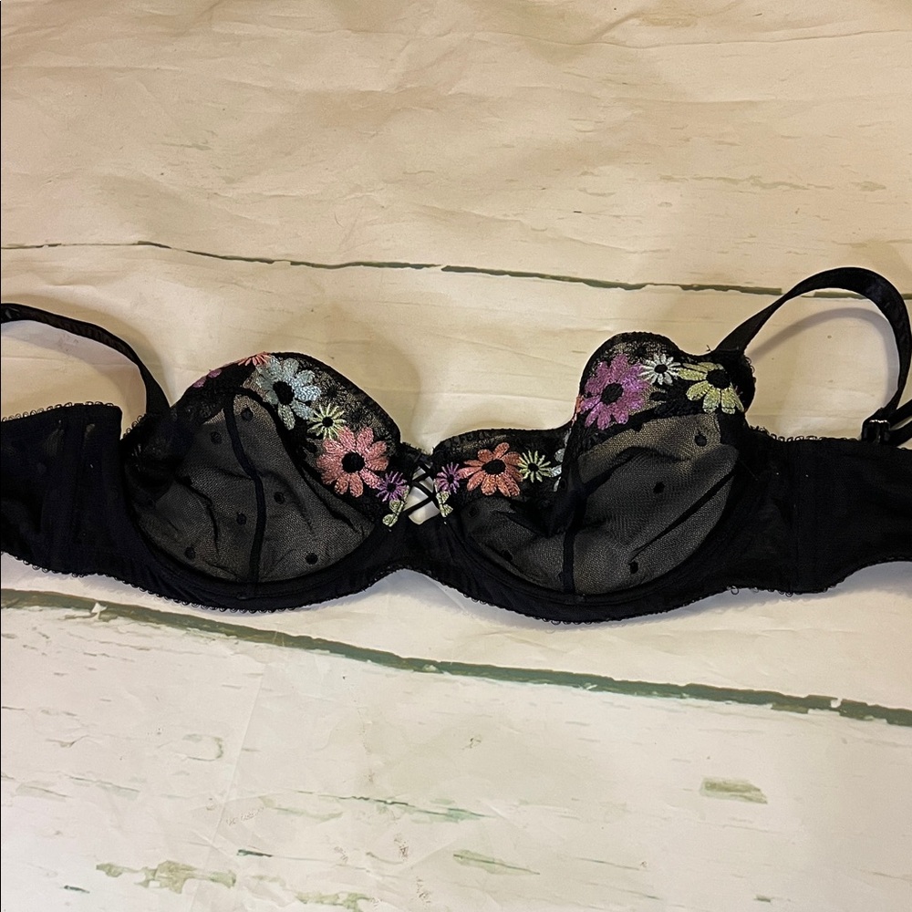 Savage X Fenty Embroidered Mesh Underwire Bra – Black Floral 38DD